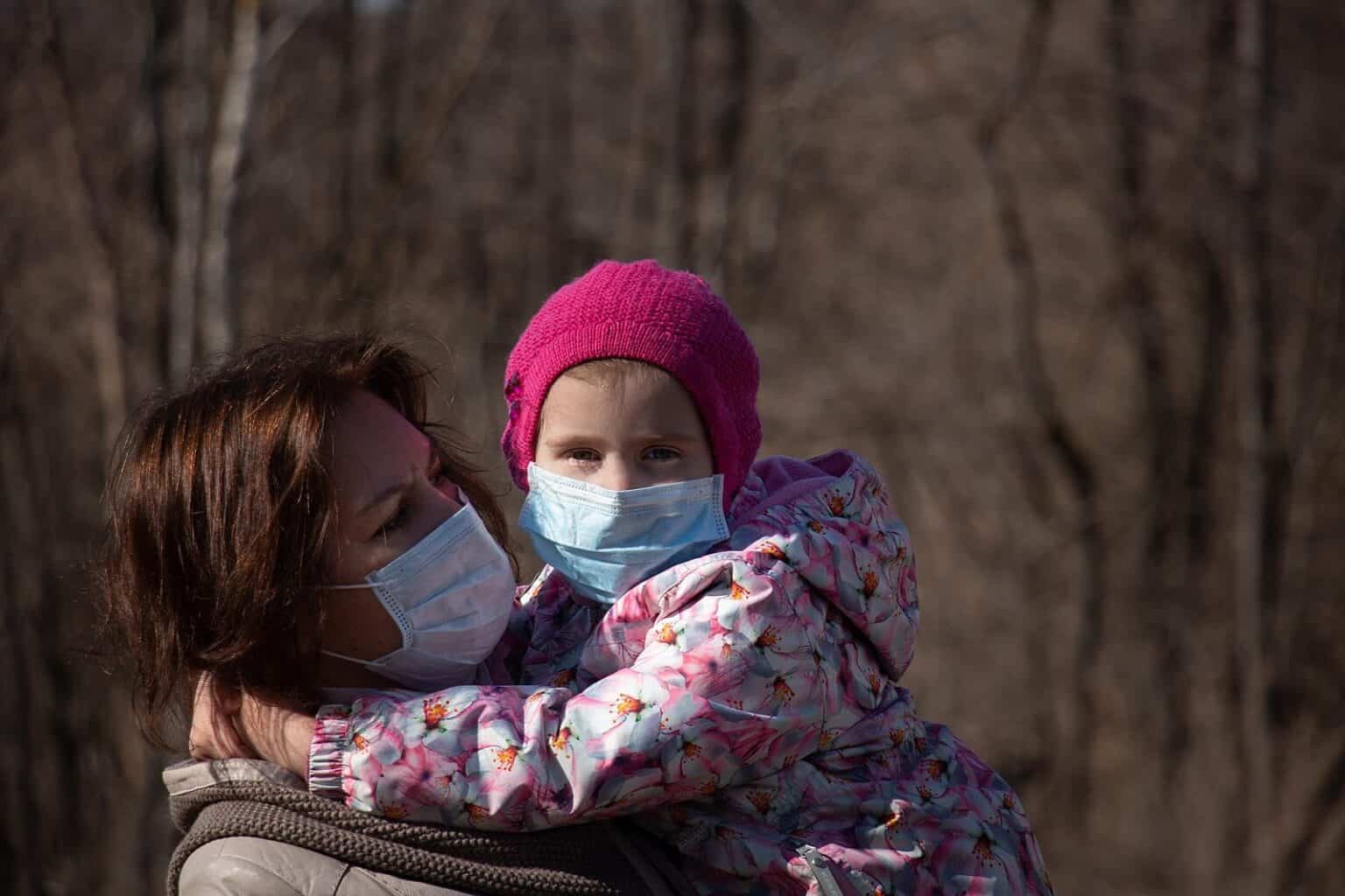 1599px Coronavirus baby and mom
