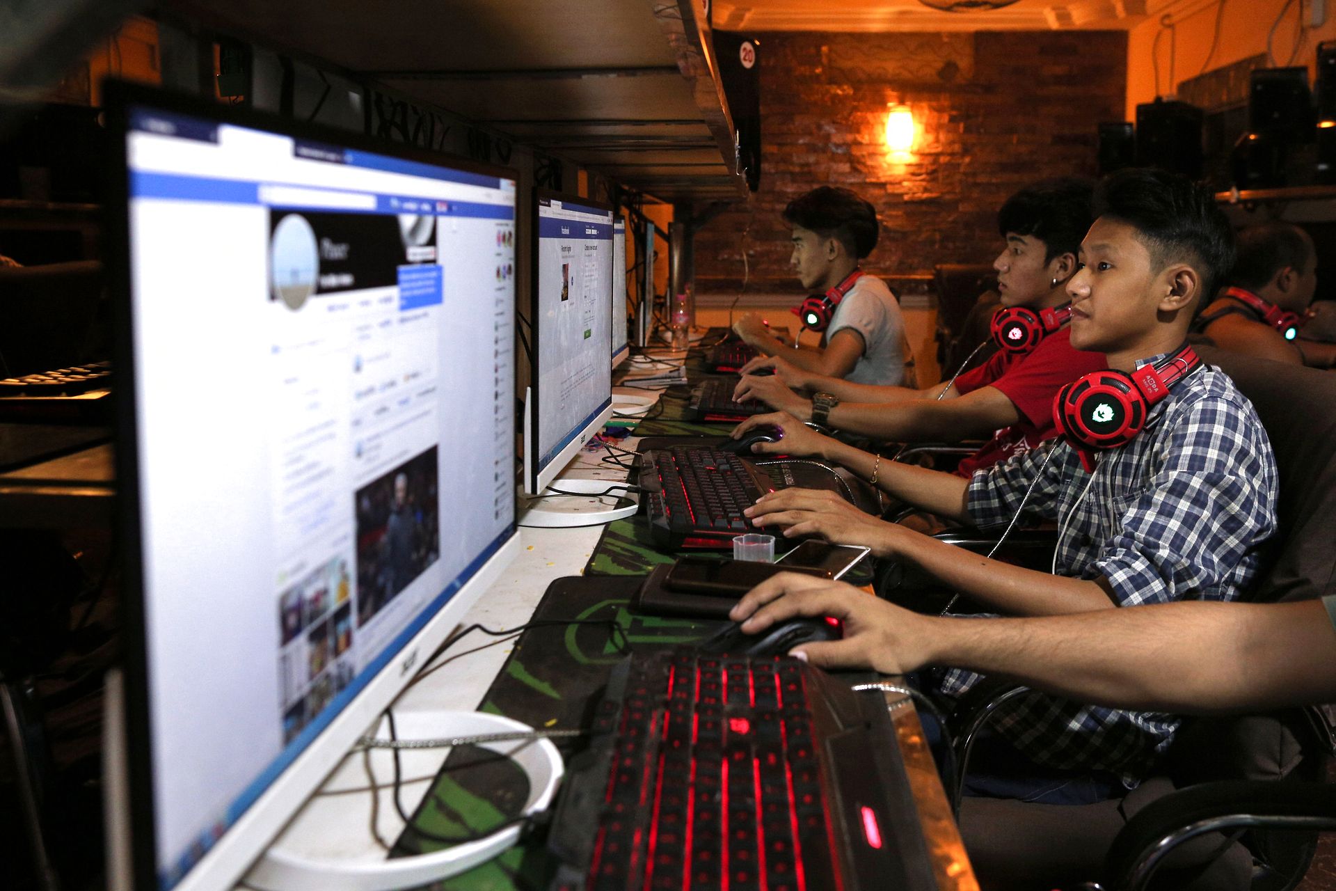 MYANMAR INTERNET FACEBOOK