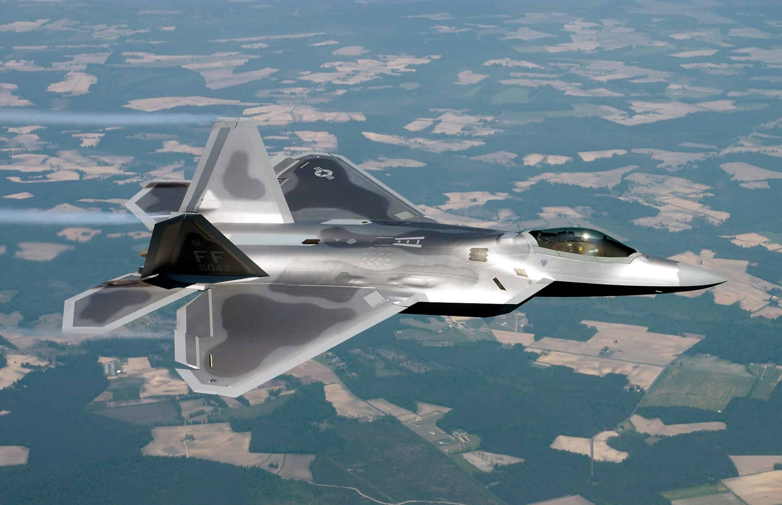 F 22 Rollout