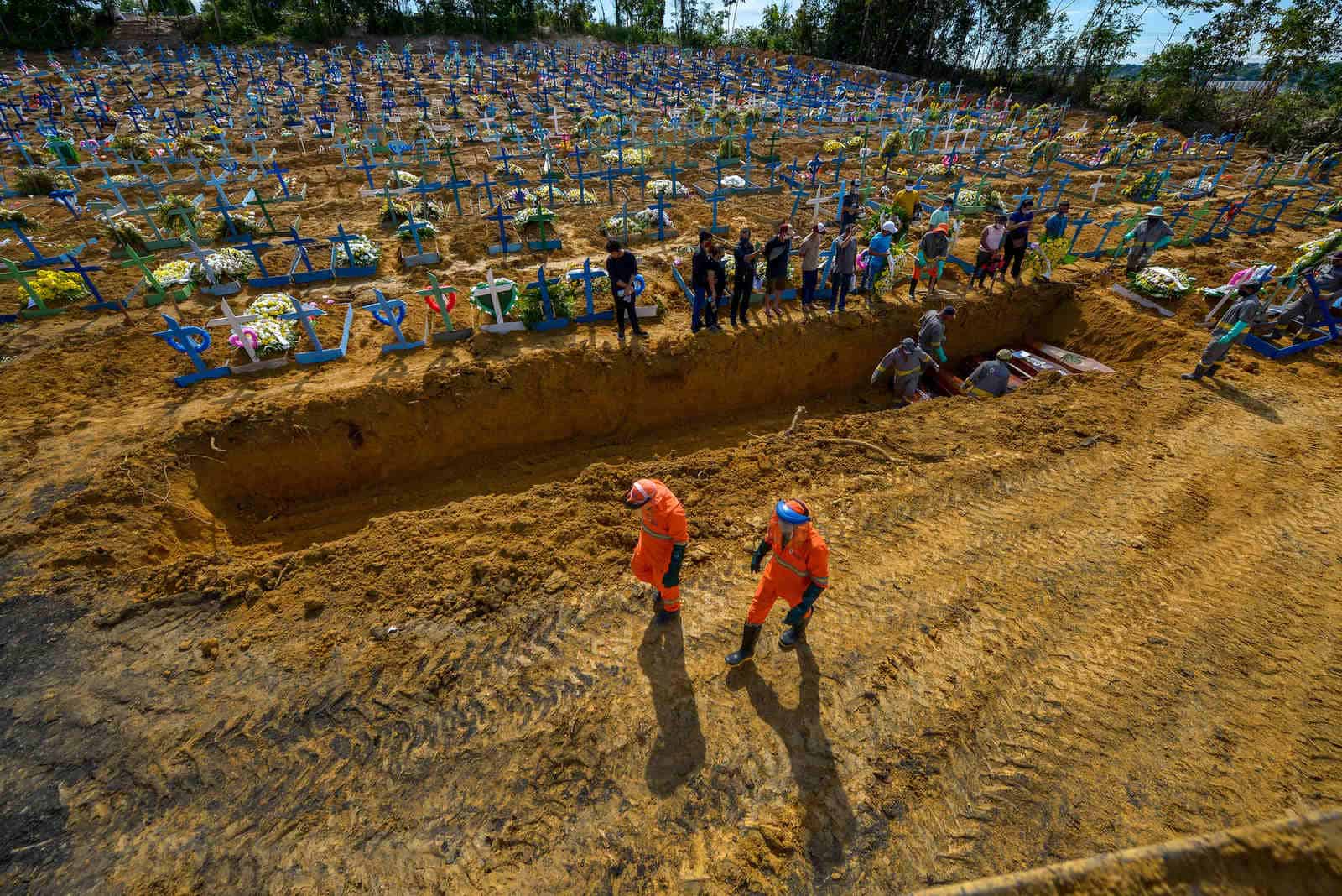 Manaus 27 04 20 Cemiterio Publico Nossa Senhora Aparecida Foto Alex Pazuello Semcom