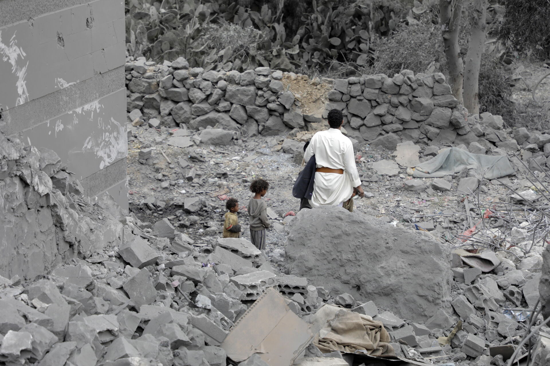 Us airstrike hits residential building in sana'a