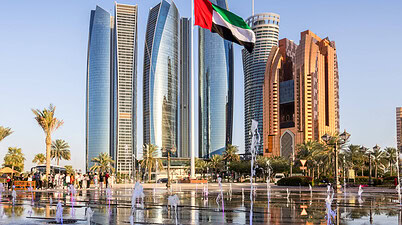 Abu Dhabi Skyline Etihad Towers Hochhäuser mit Springbrunnen in Abu Dhabi, Vereinigte Arabische Emirate